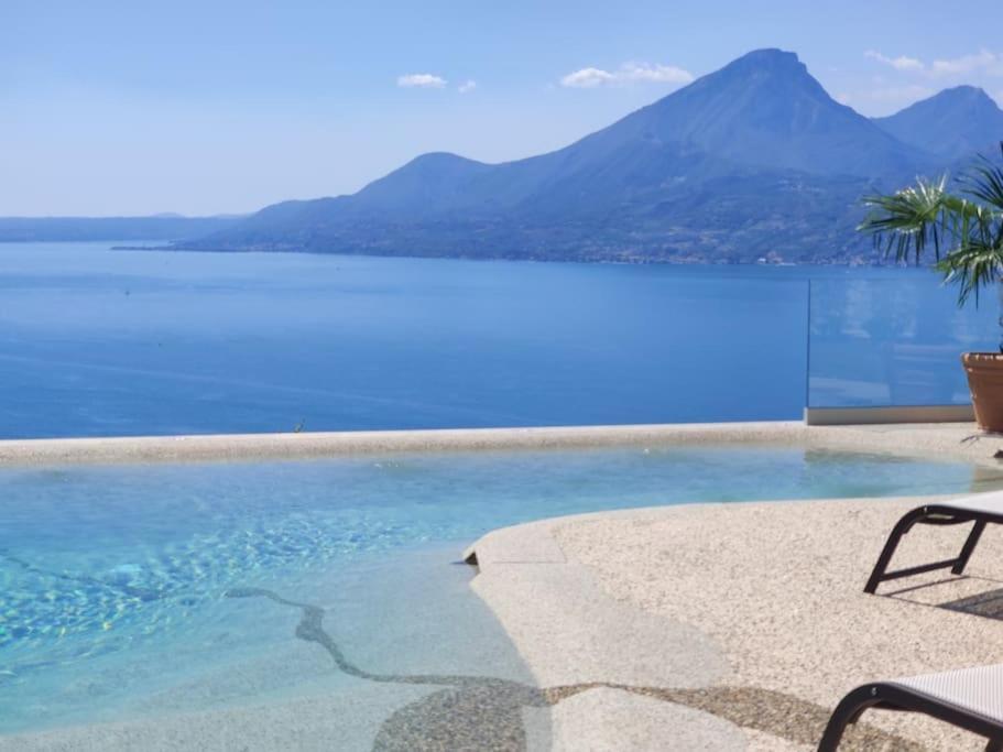 Villa Divina-Apt Armonia-Con Piscina E Vista Lago Castelletto Di Brenzone Esterno foto