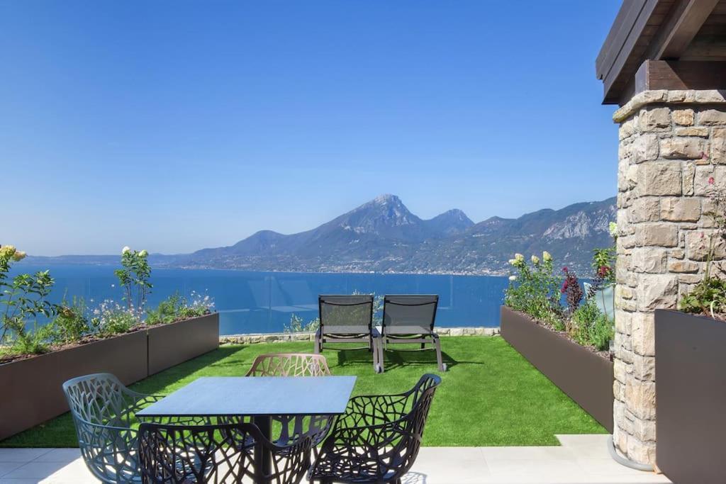 Villa Divina-Apt Armonia-Con Piscina E Vista Lago Castelletto Di Brenzone Esterno foto
